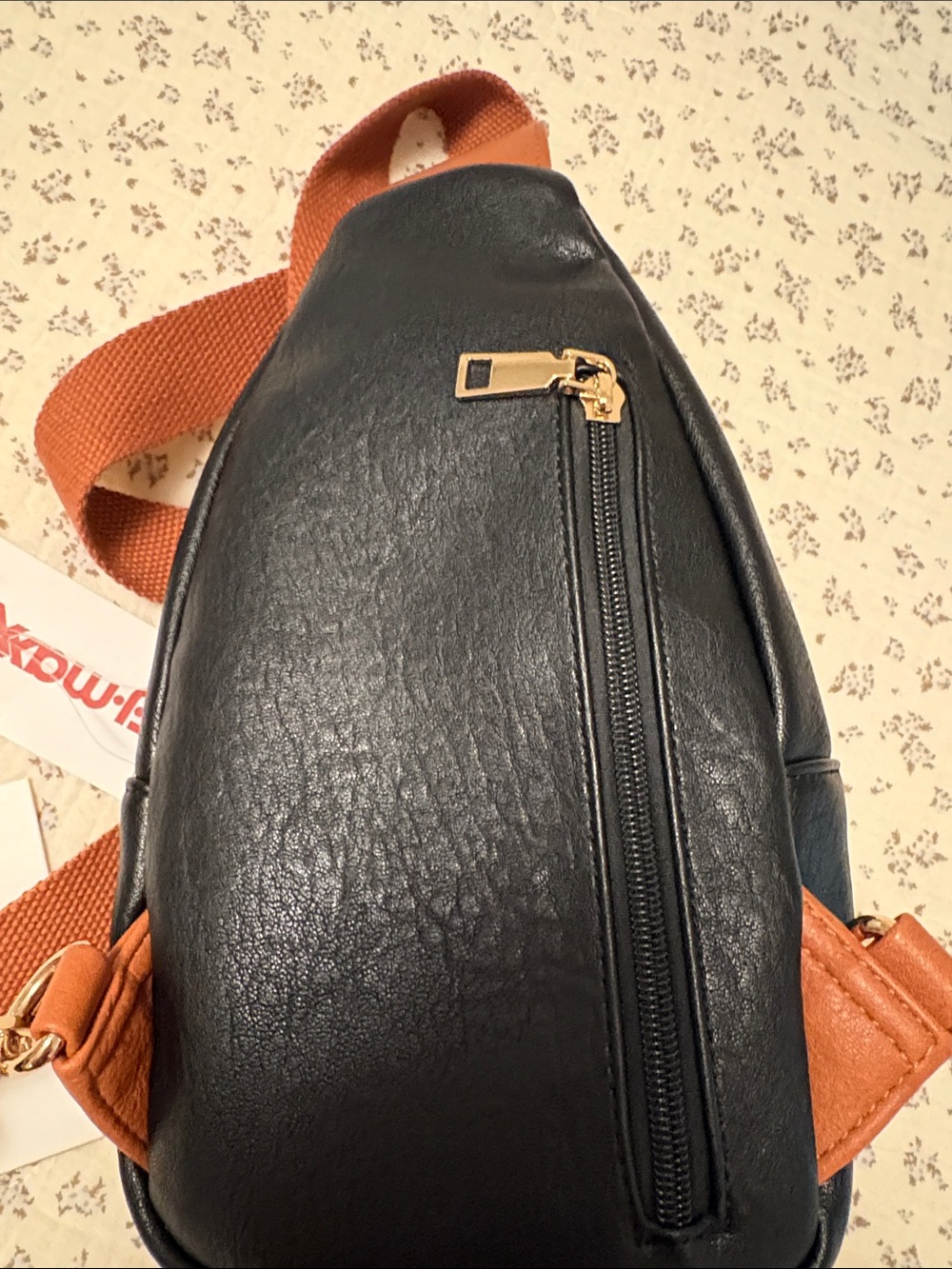 🤎 Sling Backpack - Picture 3 of 8